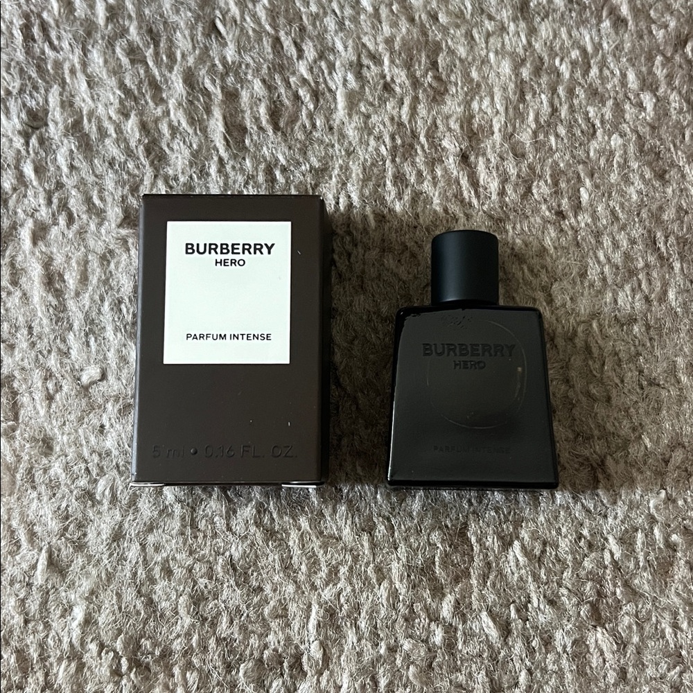 🦋NWT - BURBERRY HERO Men’s Fragrance Mini Deluxe Sample Collectors